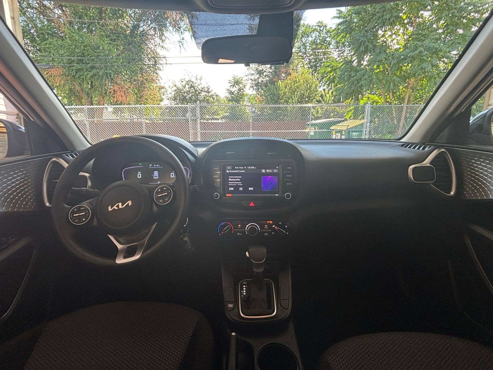 Used 2025 Kia Soul LX w/ LX Technology Package FWD image 29
