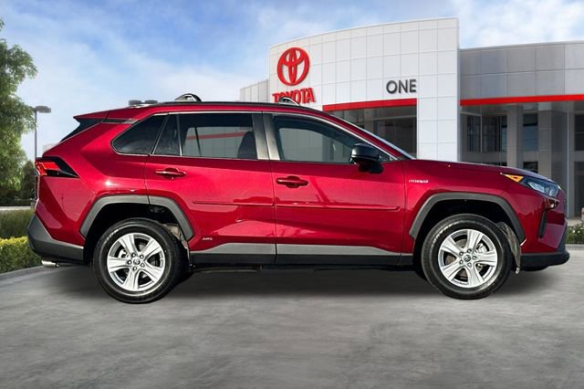 Certified 2021 Toyota RAV4 LE w/ Carpet Mat Package (TMS) AWD/4WD image 3