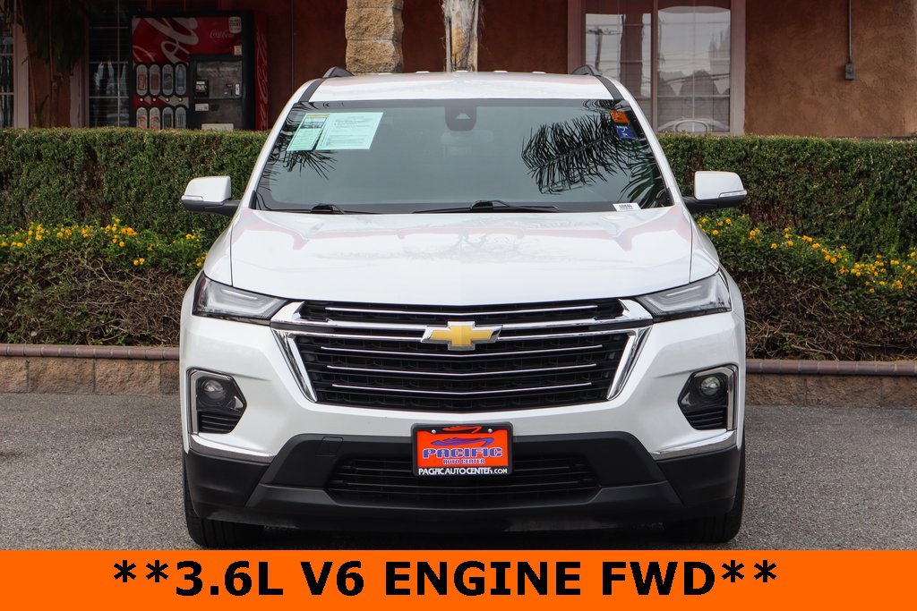 Used 2023 Chevrolet Traverse LT image 3