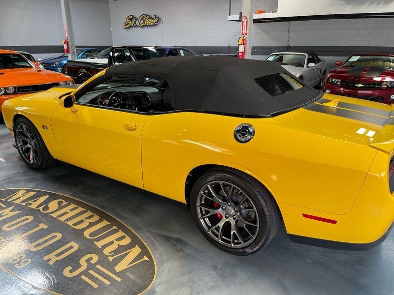 Used 2017 Dodge Challenger SRT w/ Technology Group image 52