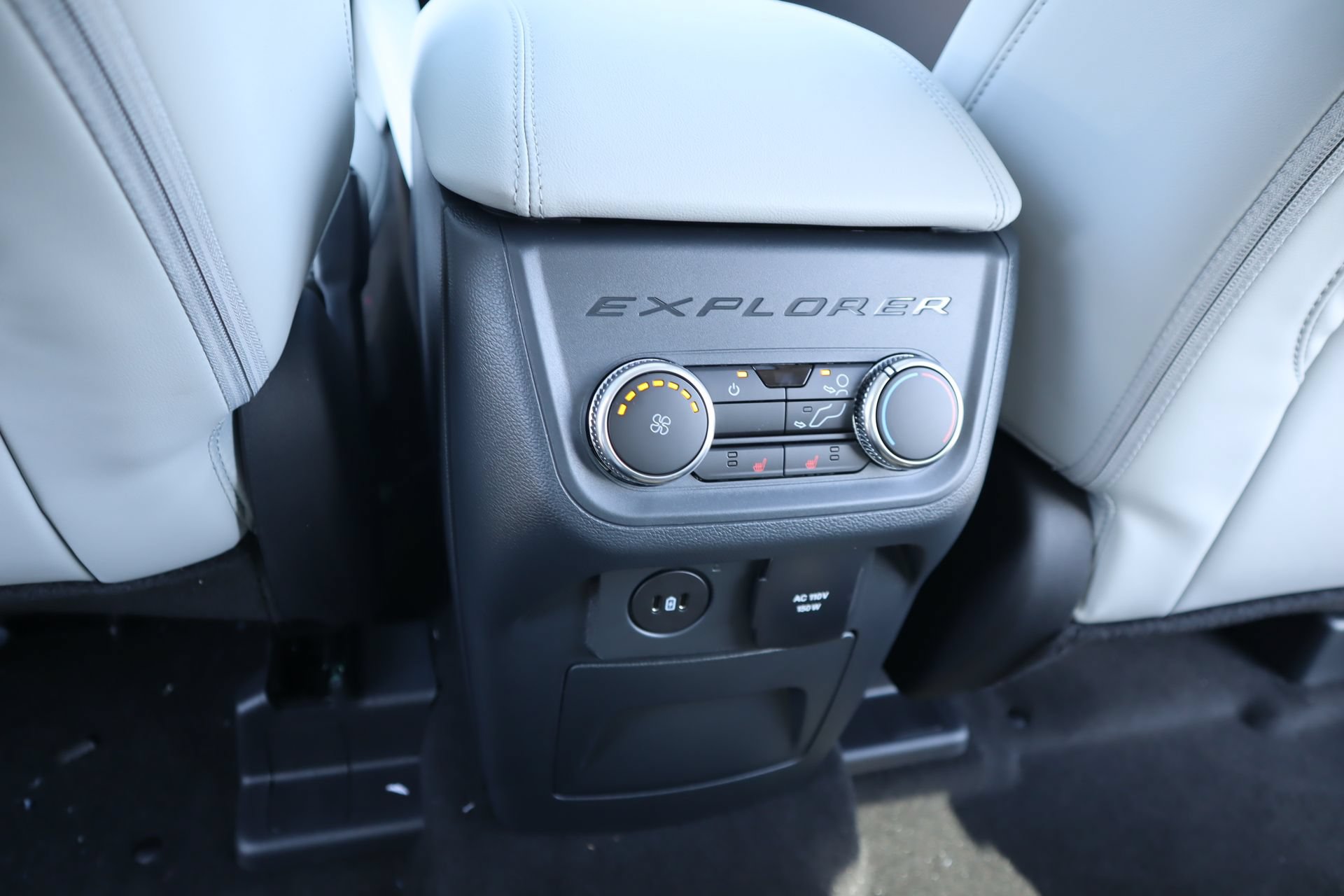 New 2026 Ford Explorer Platinum AWD/4WD image 18