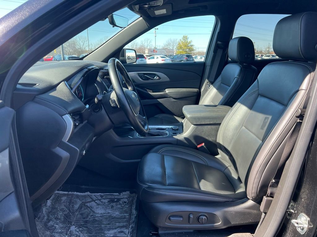 Used 2023 Chevrolet Traverse LT w/ LT Premium Package image 8