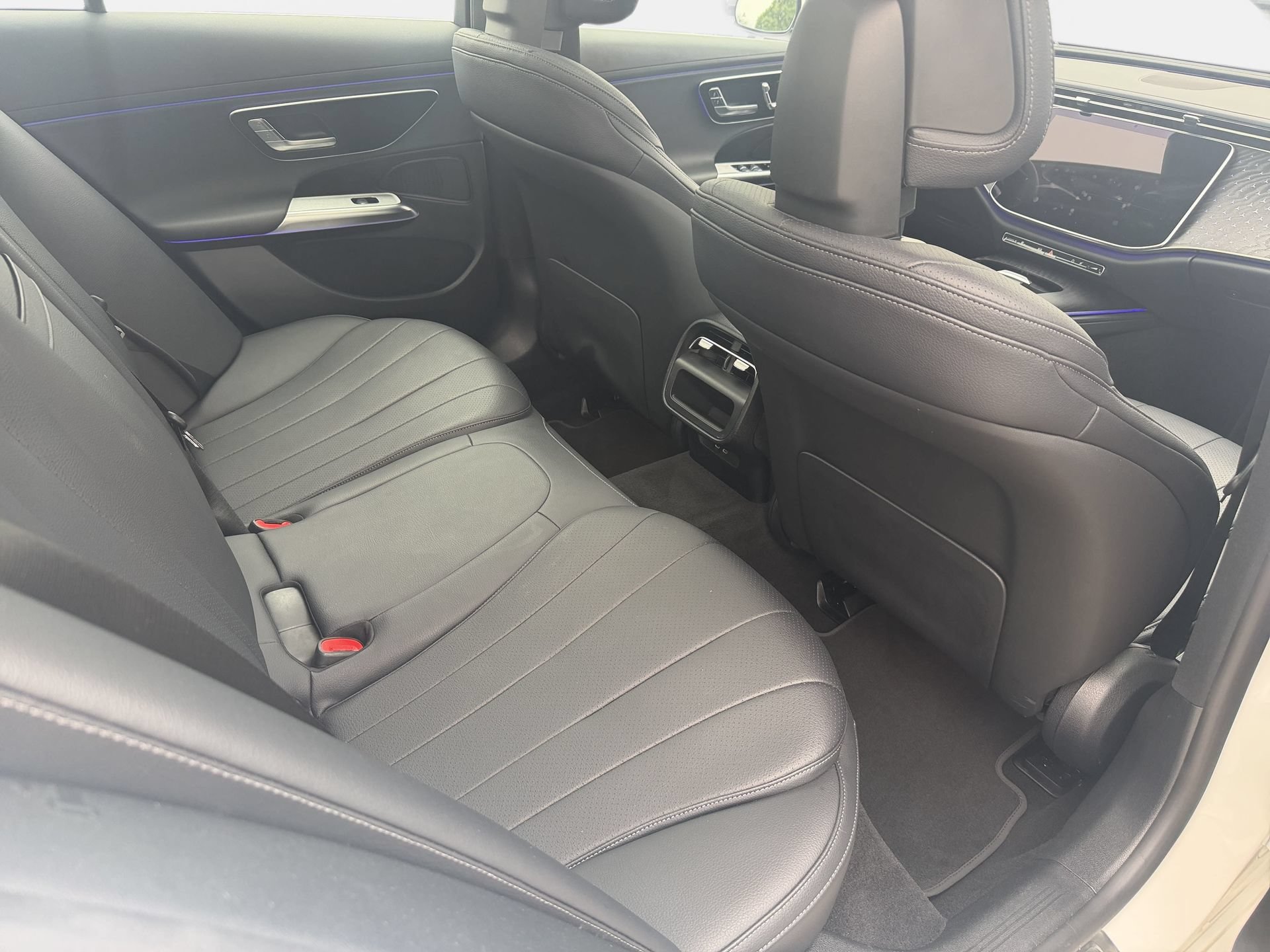 Used 2025 Mercedes-Benz E 350 Sedan w/ Winter Package image 11