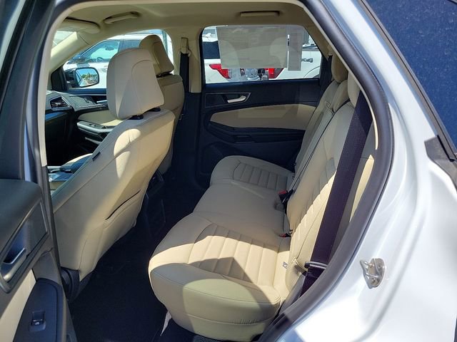 New 2024 Ford Edge SE w/ Black Appearance Package image 5