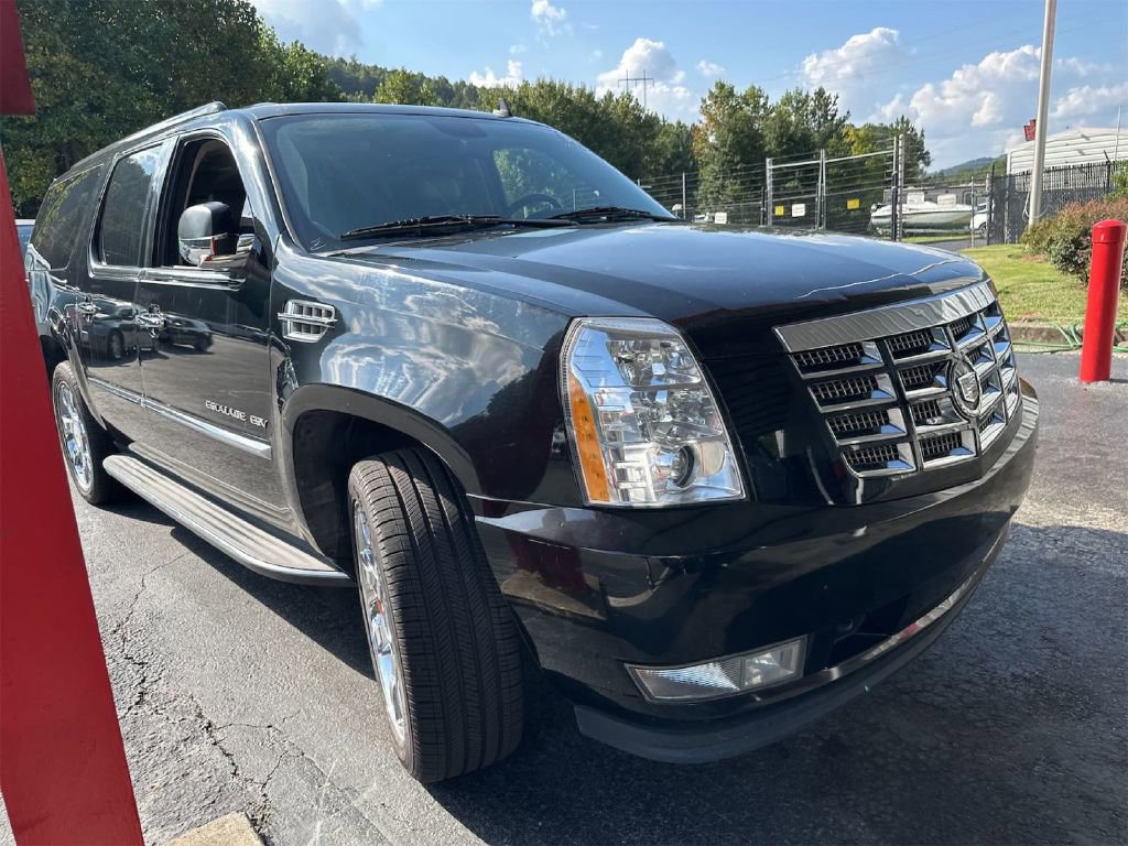 Used 2011 Cadillac Escalade ESV Luxury image 2