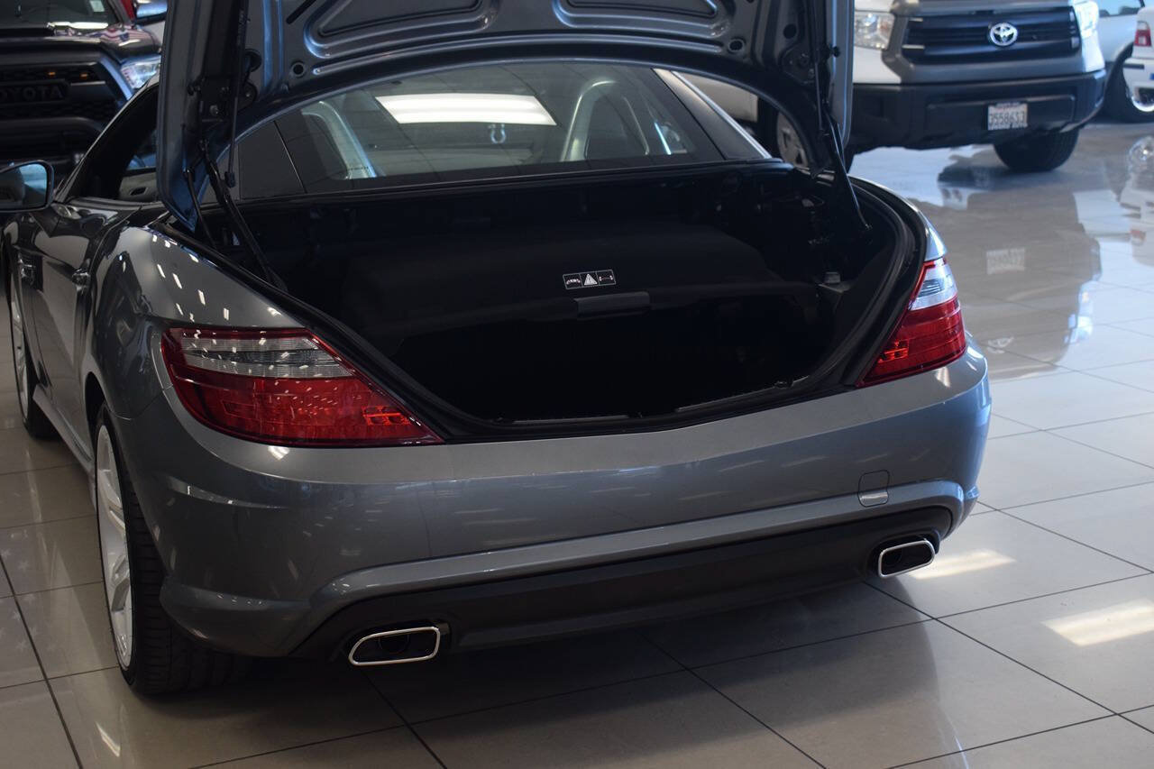 Used 2016 Mercedes-Benz SLK 300 image 12