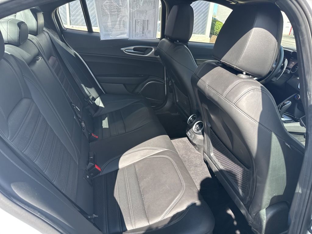 Used 2023 Alfa Romeo Giulia Veloce image 50