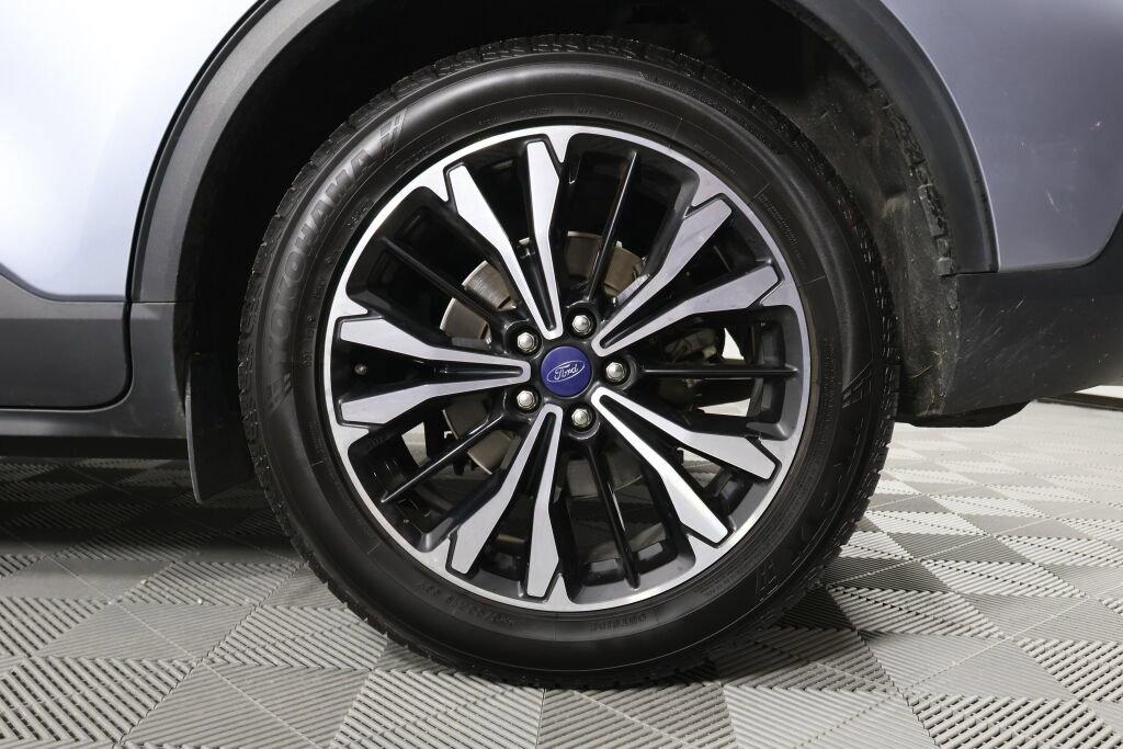 Used 2022 Ford Escape SE w/ SE Sport Appearance Package image 8
