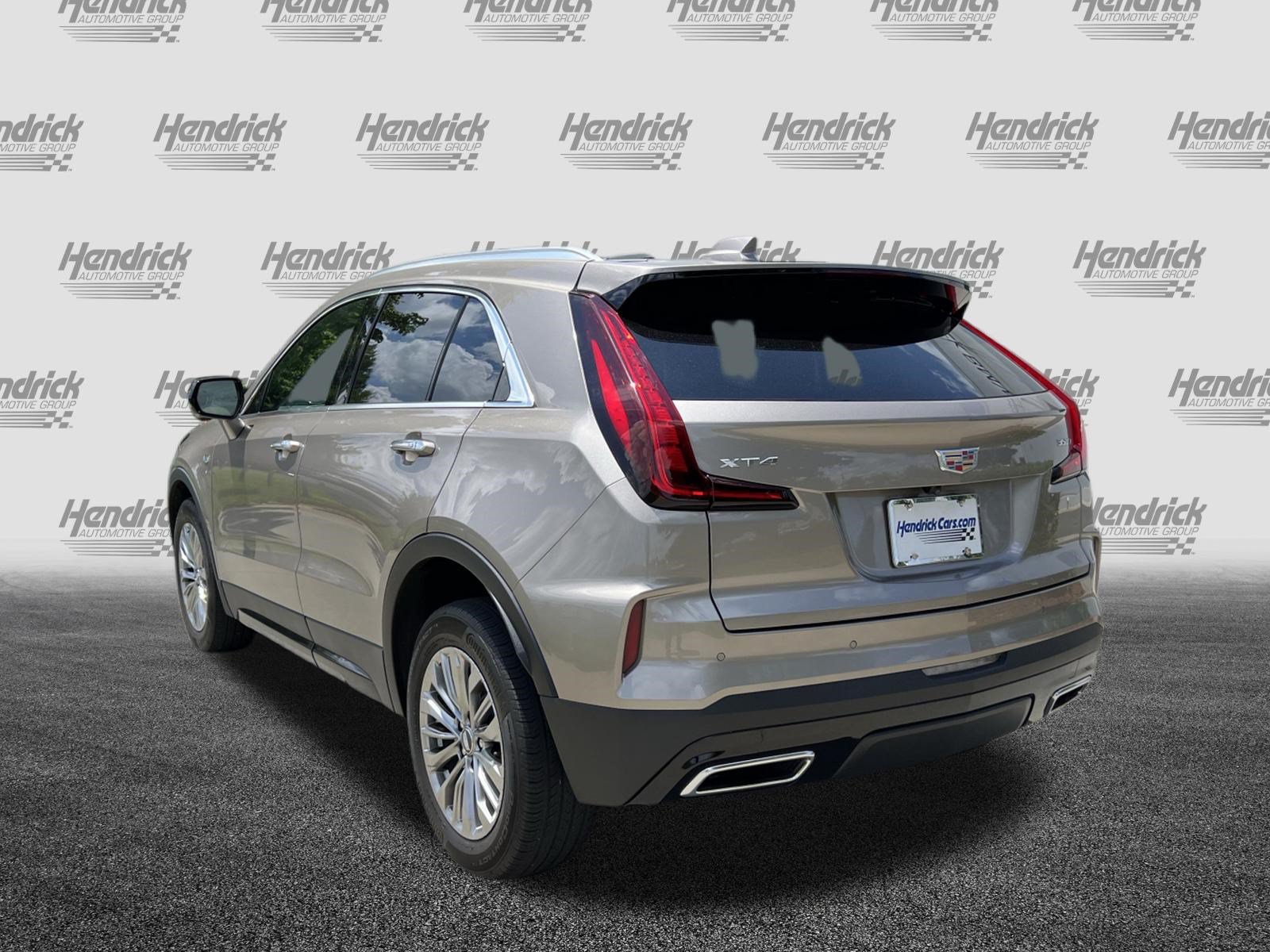 Used 2025 Cadillac XT4 Premium Luxury FWD image 7
