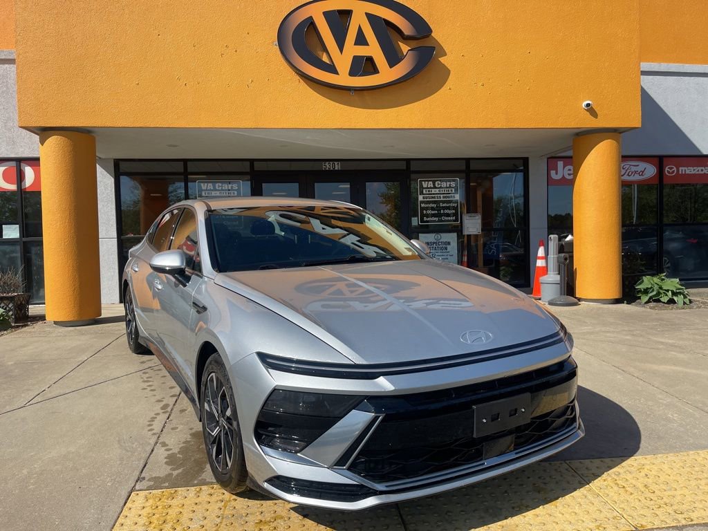 Used 2025 Hyundai Sonata SEL FWD image 1