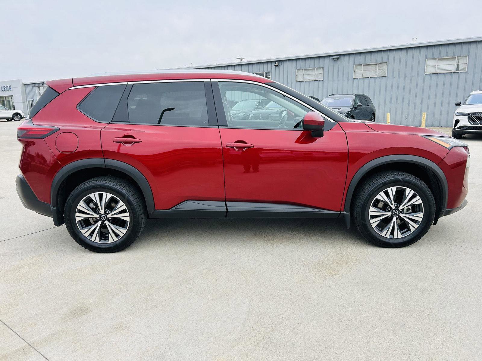 Used 2023 Nissan Rogue SV w/ SV Premium B Package image 39