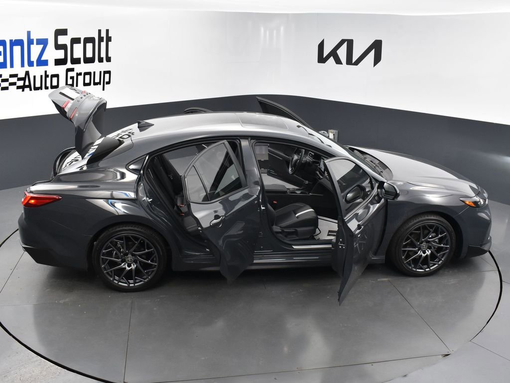 Used 2025 Toyota Camry SE w/ Convenience Package image 32