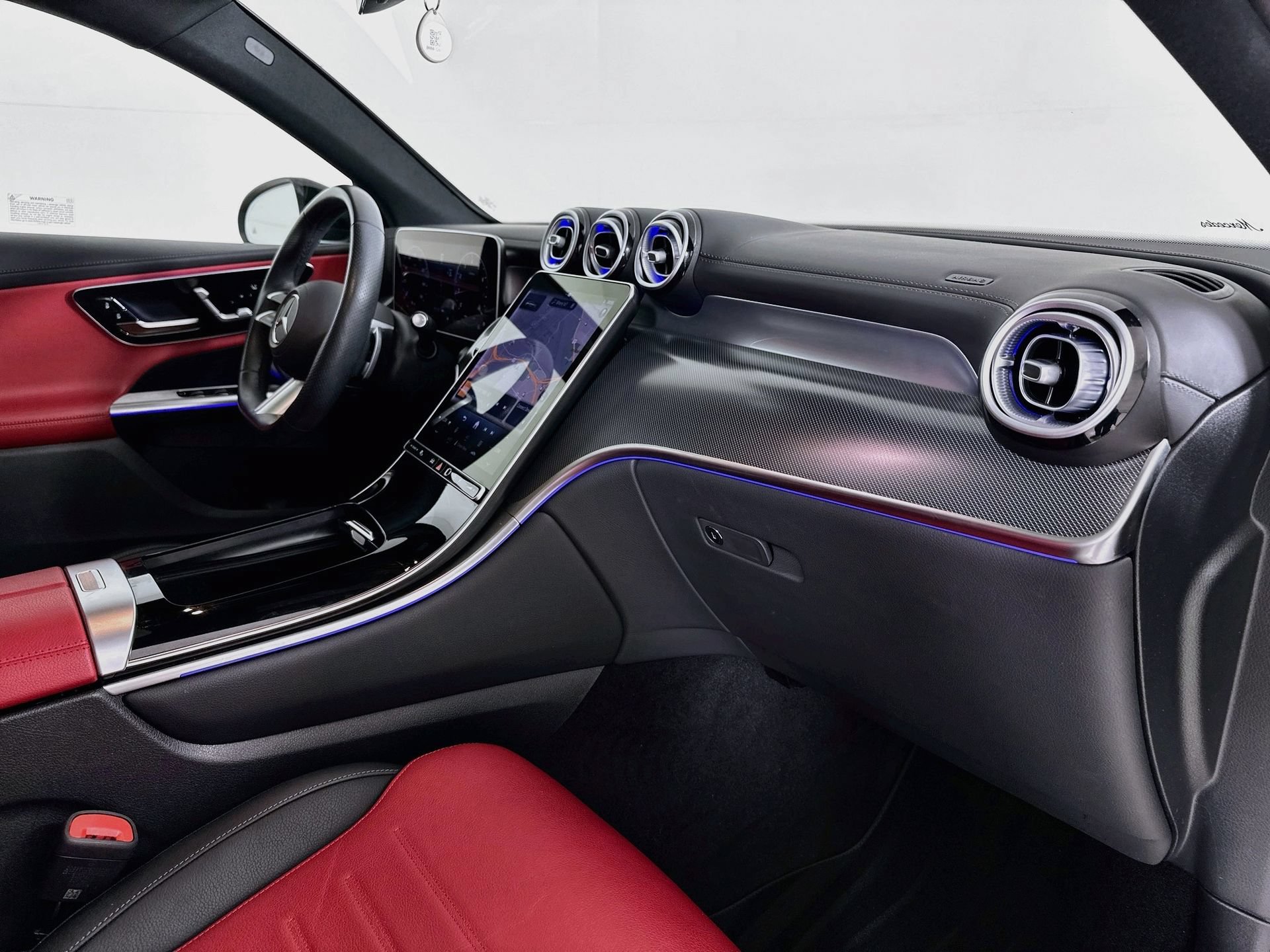 Certified 2025 Mercedes-Benz GLC 300 4MATIC image 32