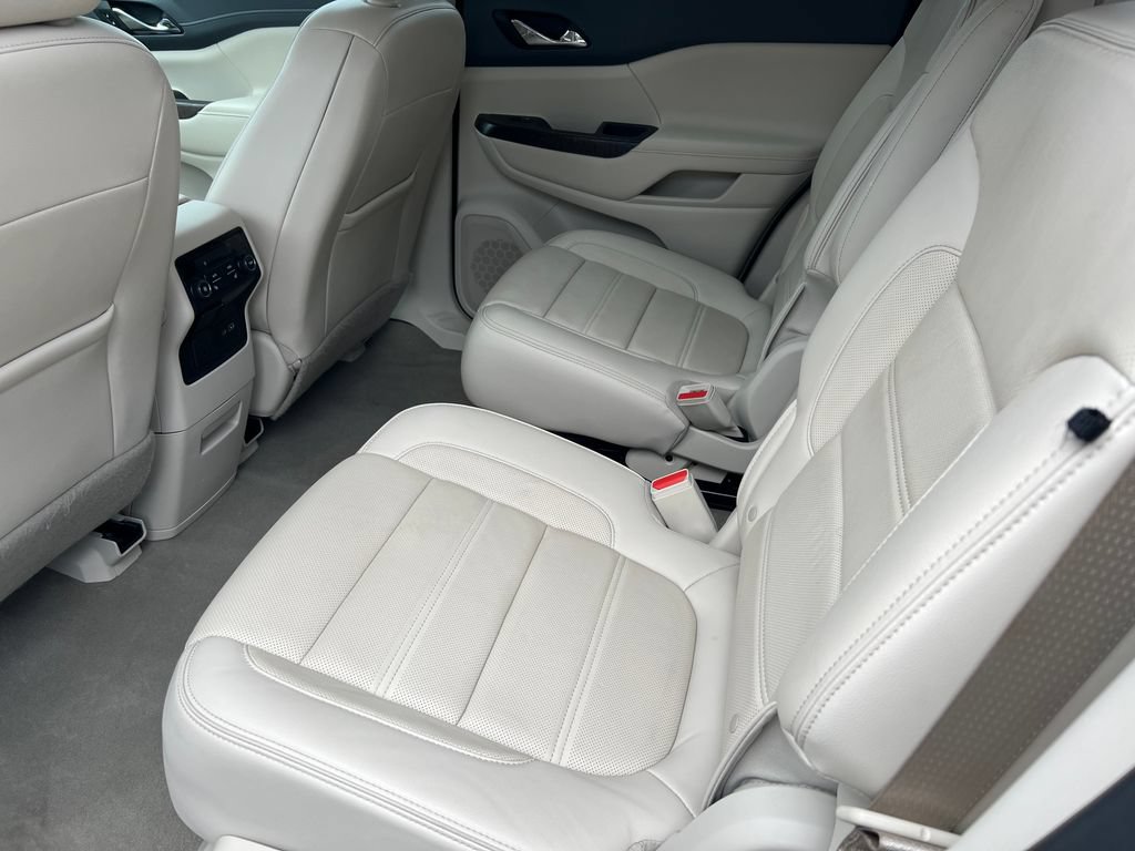 Used 2020 GMC Acadia Denali w/ LPO, Adventure Package AWD/4WD image 13