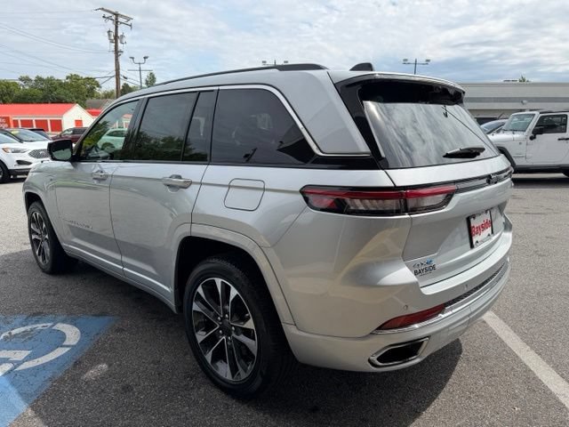 Used 2023 Jeep Grand Cherokee Overland w/ Advanced Protech Group III AWD/4WD image 16