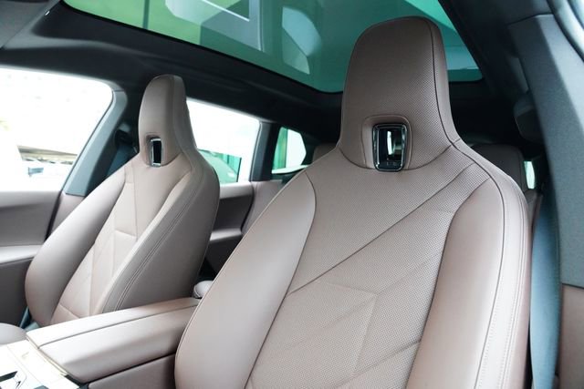Used 2025 BMW iX xDrive50 image 24