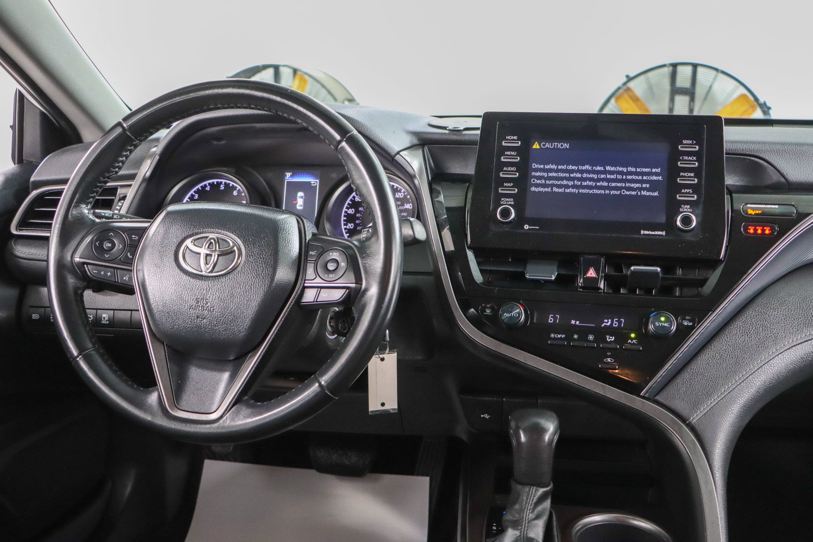 Used 2022 Toyota Camry SE FWD image 17