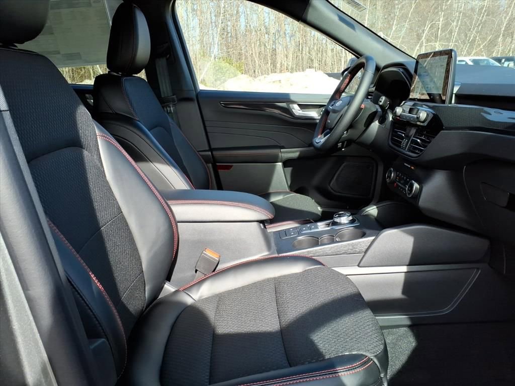 New 2026 Ford Escape ST-Line w/ Cold Weather Package AWD/4WD image 8