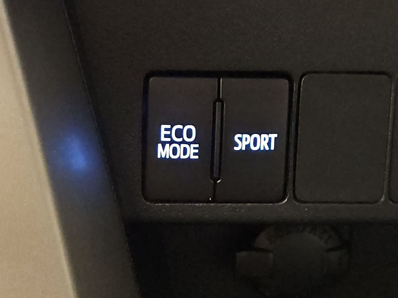 Used 2018 Toyota RAV4 XLE FWD image 32