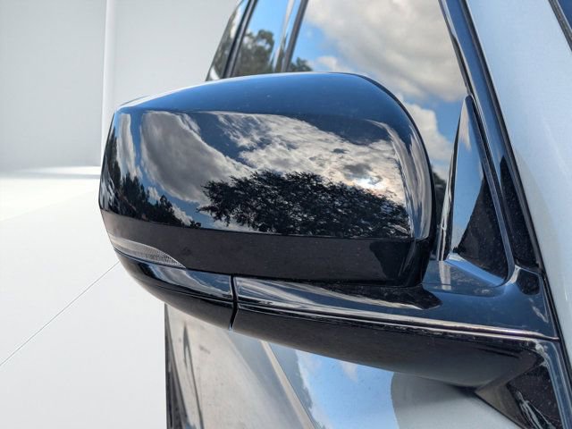 New 2025 Jeep Grand Cherokee L Limited w/ Black Appearance Package AWD/4WD image 10