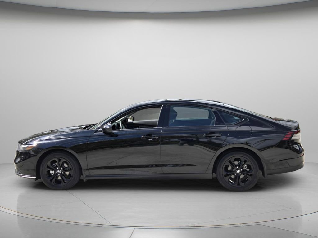 Certified 2025 Honda Accord SE image 4