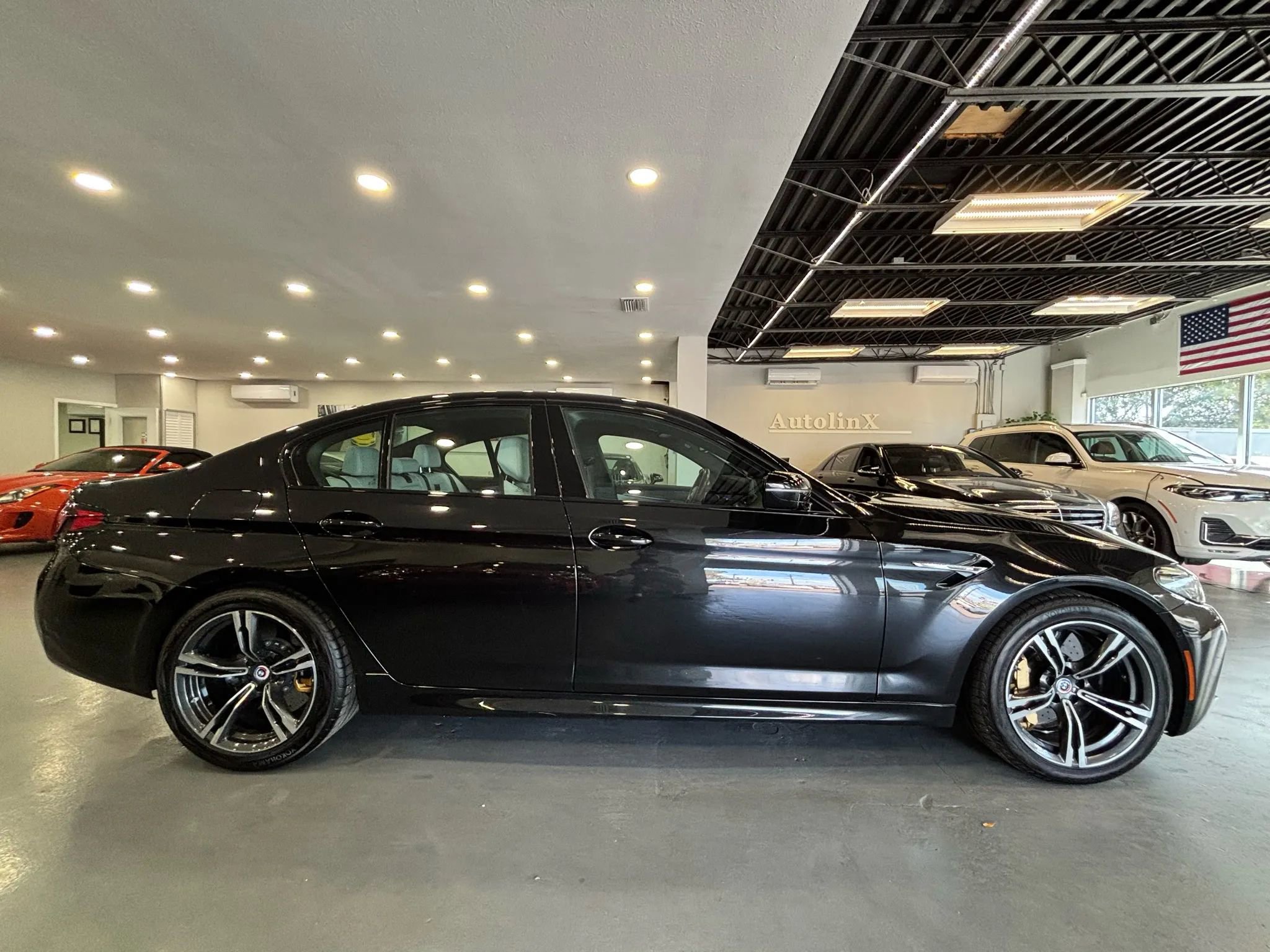 Used 2023 BMW M5 image 8