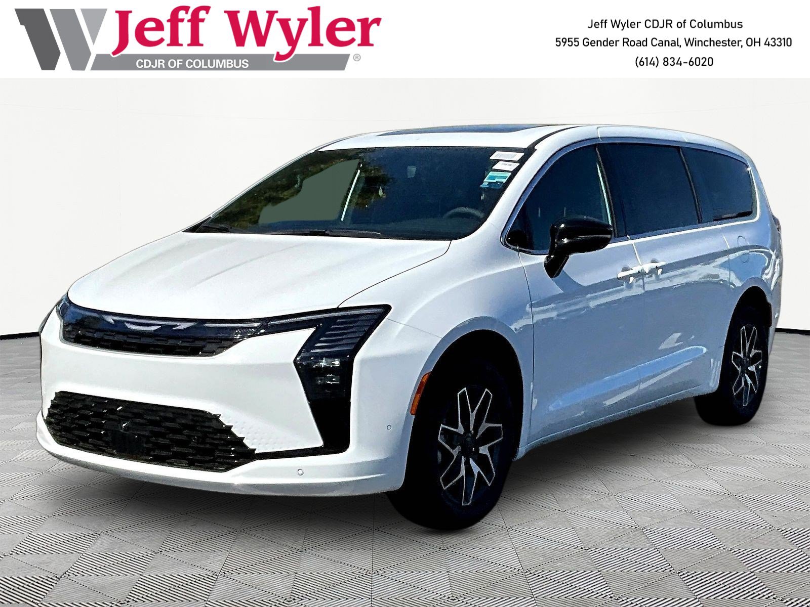 New 2027 Chrysler Pacifica Limited w/ Family Tech Group