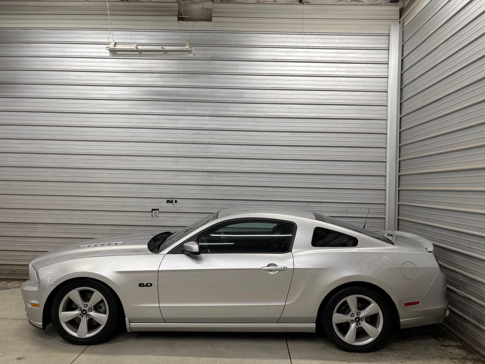 Used 2014 Ford Mustang GT Premium w/ Comfort Package RWD image 8