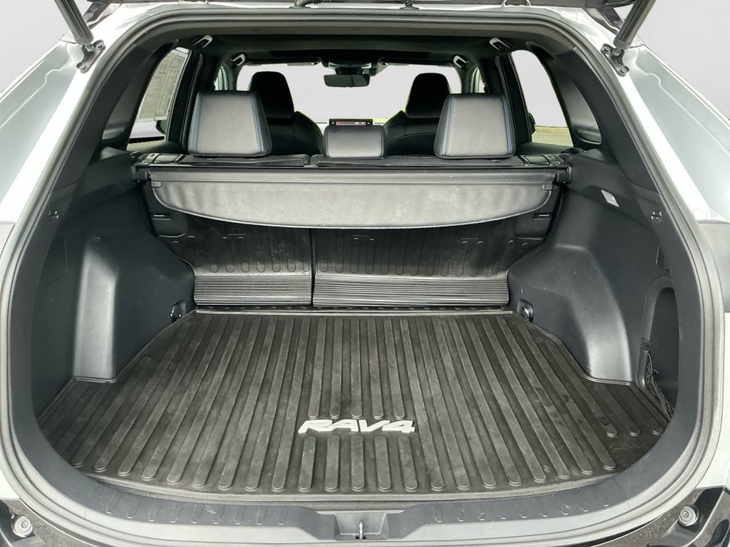 Used 2021 Toyota RAV4 XSE w/ XSE Grade Weather Package AWD/4WD image 17