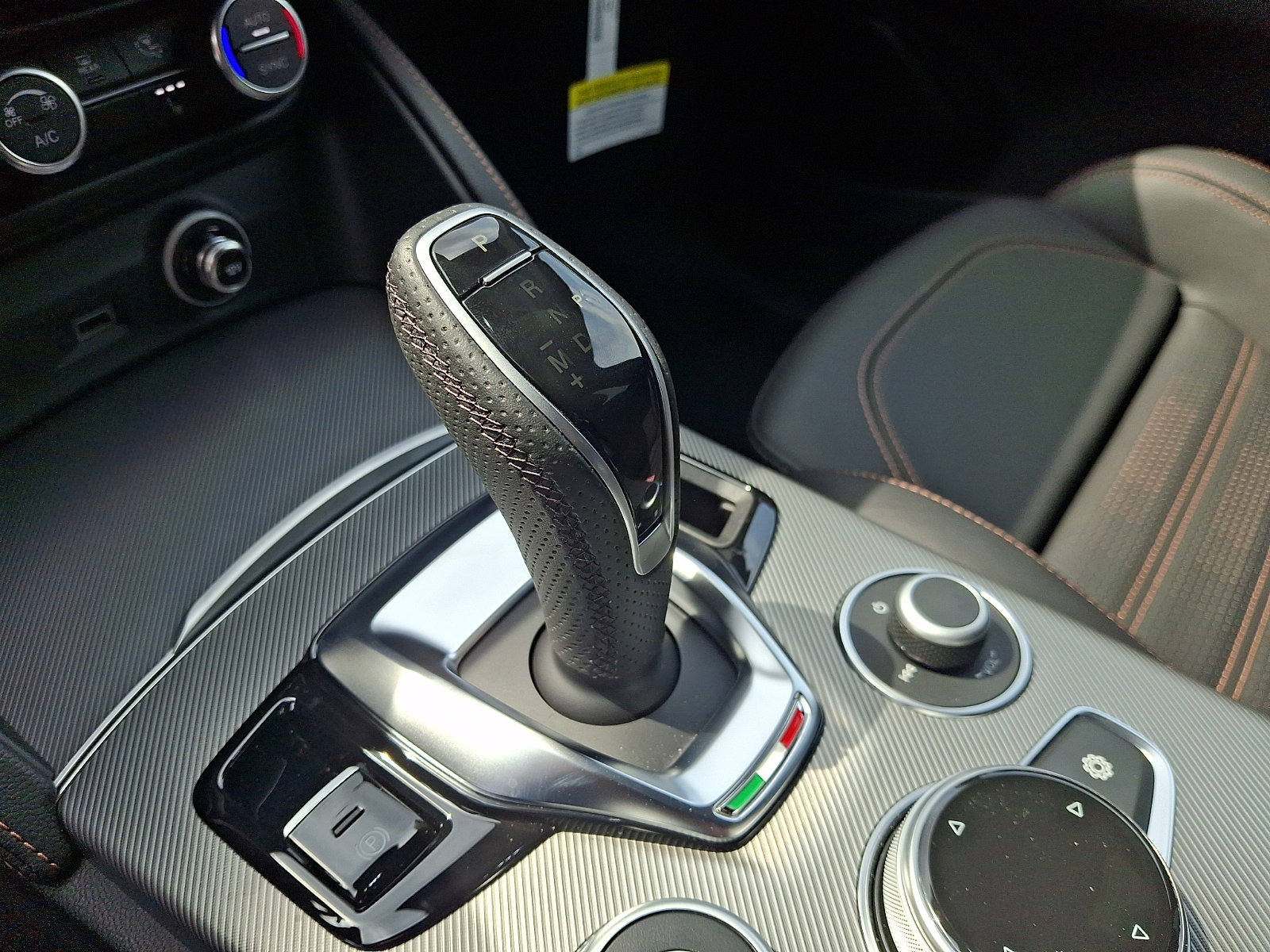 New 2025 Alfa Romeo Stelvio Sprint image 7