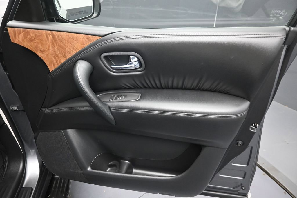 Used 2021 Nissan Armada SL w/ Captain's Chairs Package AWD/4WD image 38