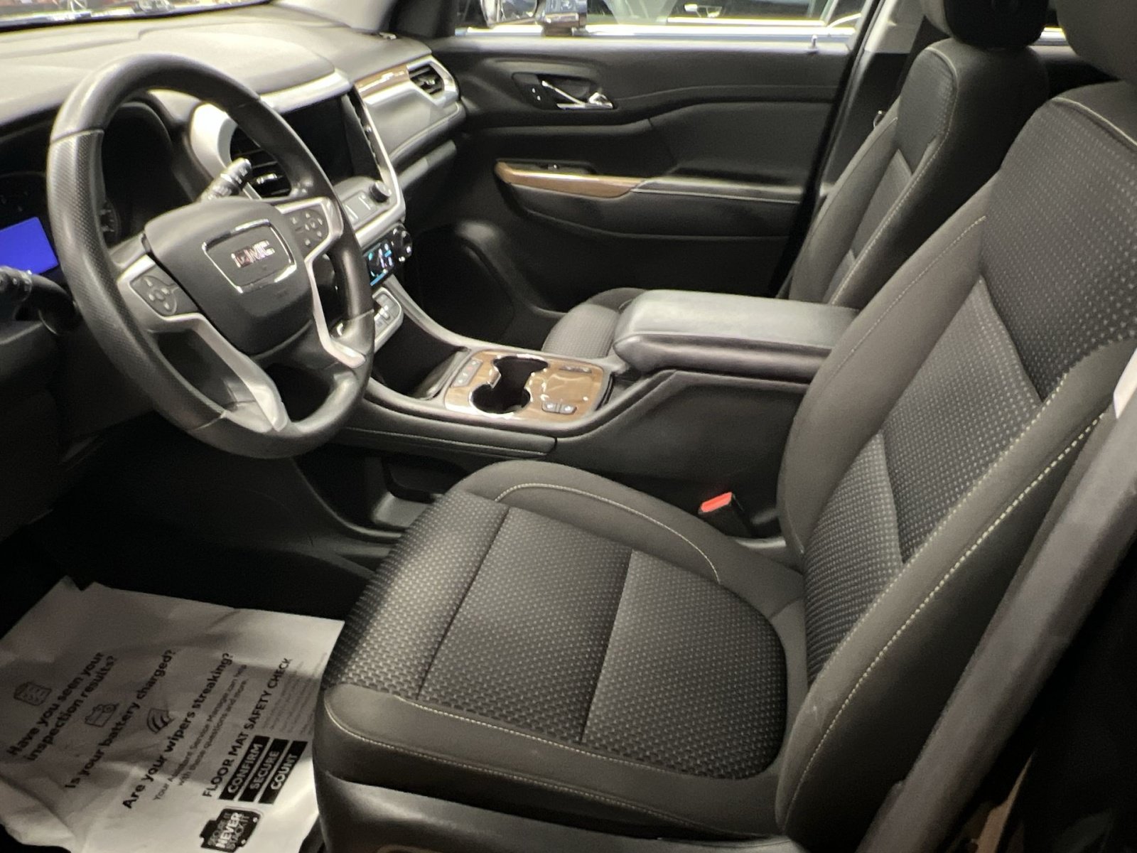 Used 2021 GMC Acadia SLE w/ Driver Convenience Package FWD image 11