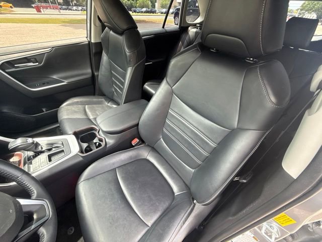 Used 2020 Toyota RAV4 Limited FWD image 14