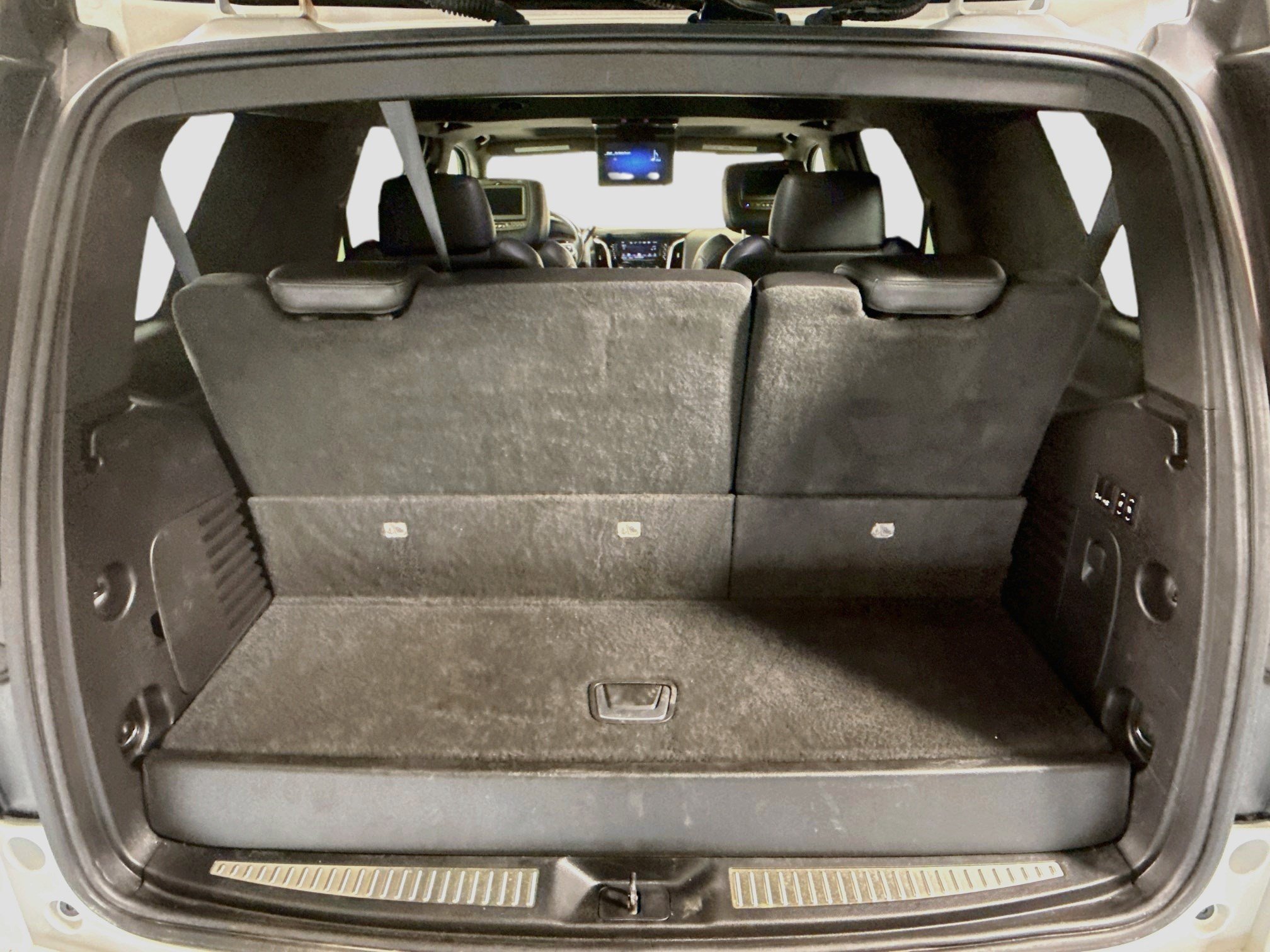 Used 2019 Cadillac Escalade Platinum AWD/4WD image 35