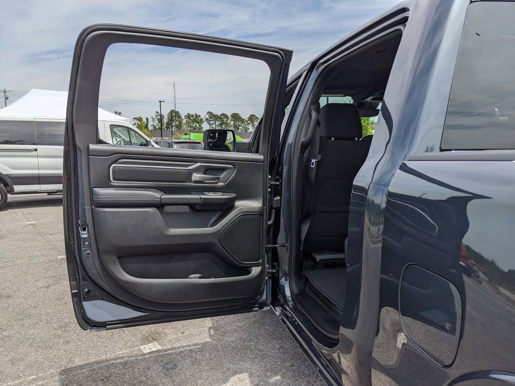 Used 2026 RAM 1500 4x4 Crew Cab image 25