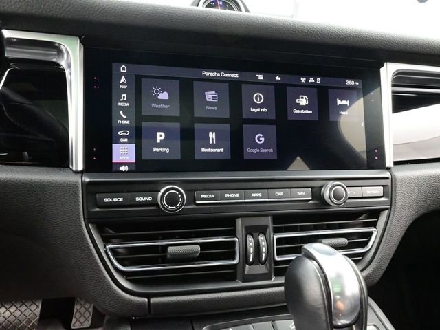 Certified 2020 Porsche Macan image 10