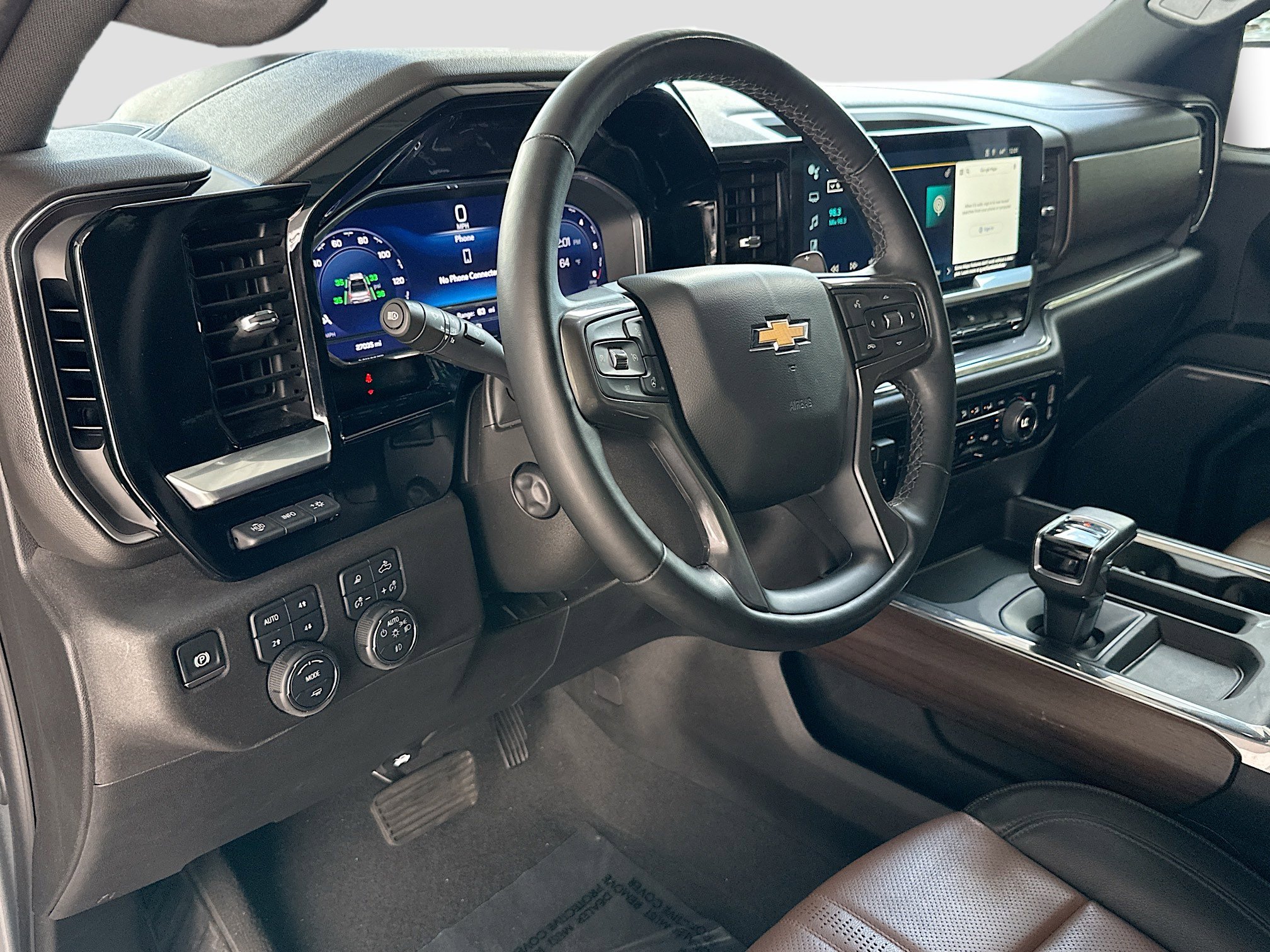 Used 2024 Chevrolet Silverado 1500 High Country w/ Technology Package image 9