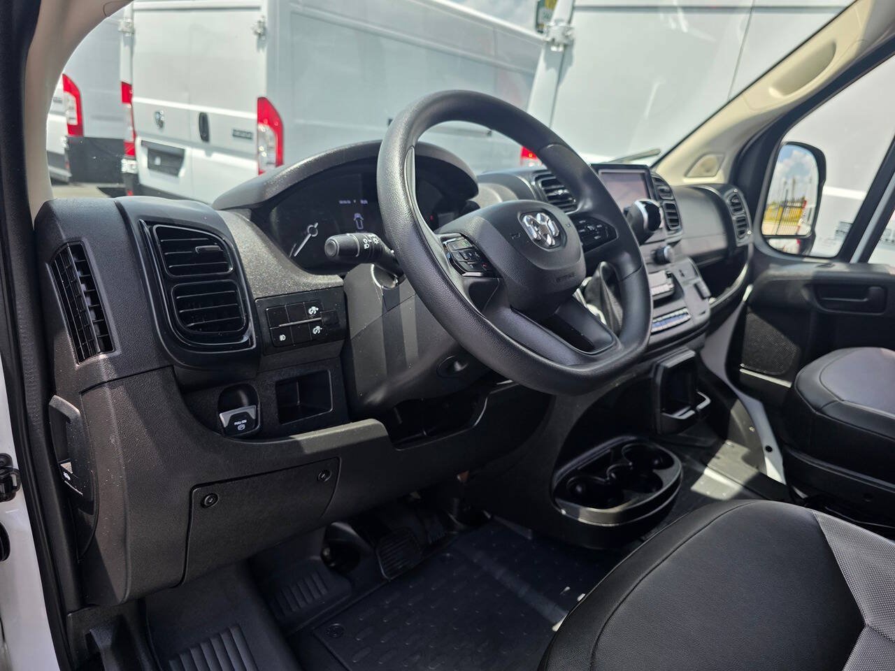 Used 2025 RAM ProMaster 2500 w/ Convenience Group FWD image 16