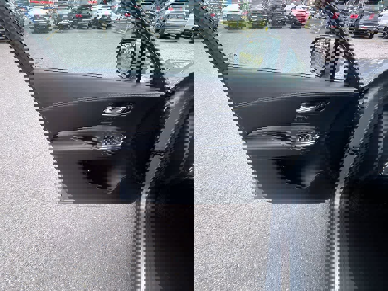 Used 2024 Cadillac XT4 Premium Luxury image 13