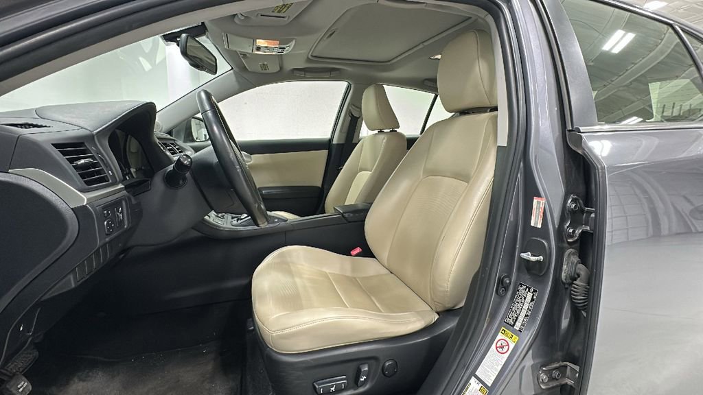 Used 2012 Lexus CT 200h Premium w/ Premium Audio Pkg image 10