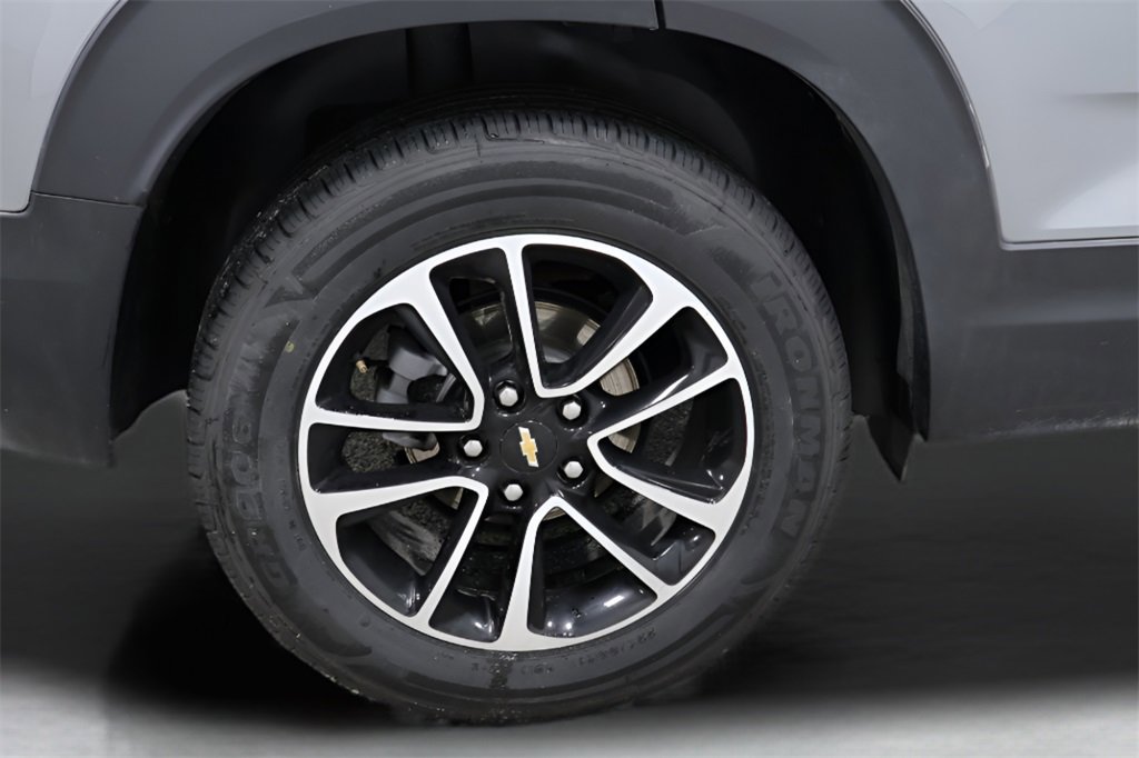 Used 2025 Chevrolet TrailBlazer LT image 9