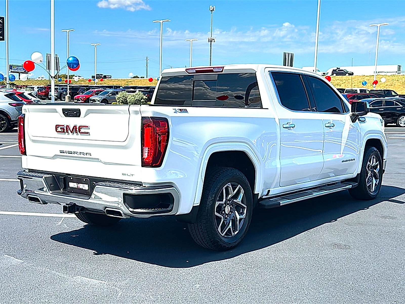 Used 2025 GMC Sierra 1500 SLT AWD/4WD image 8