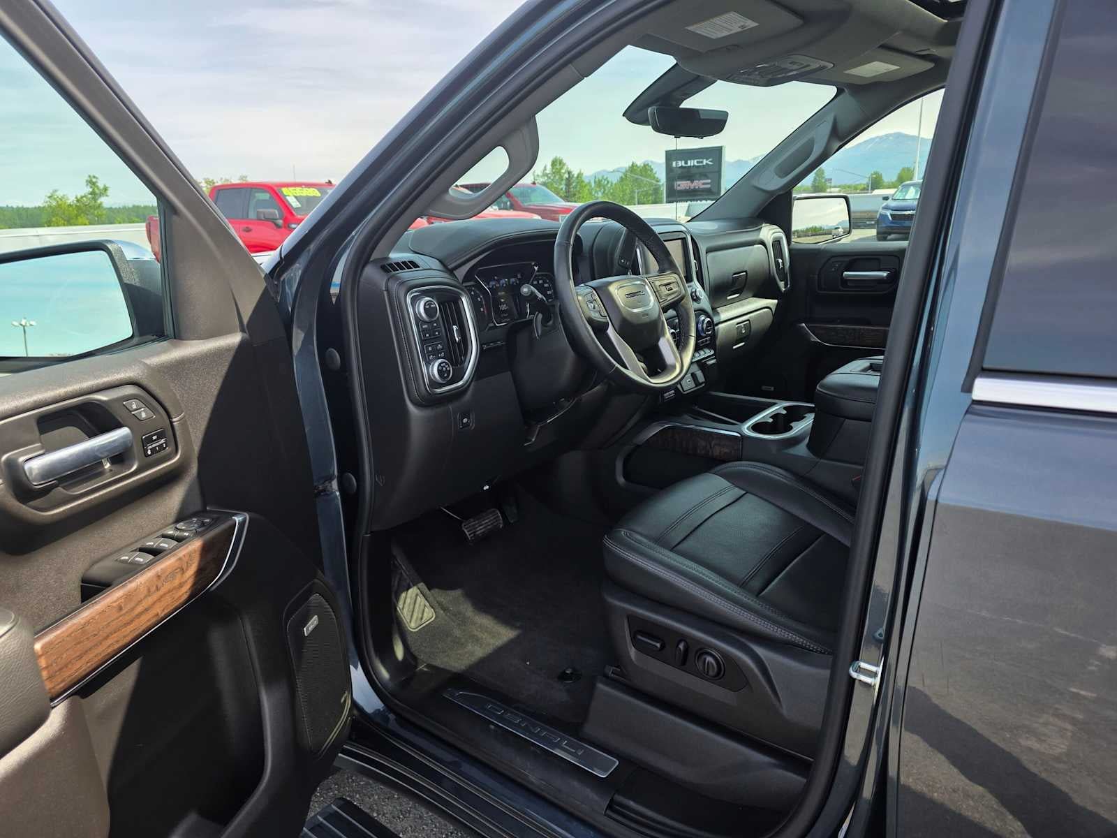 Used 2020 GMC Sierra 1500 Denali w/ Denali Ultimate Package AWD/4WD image 19