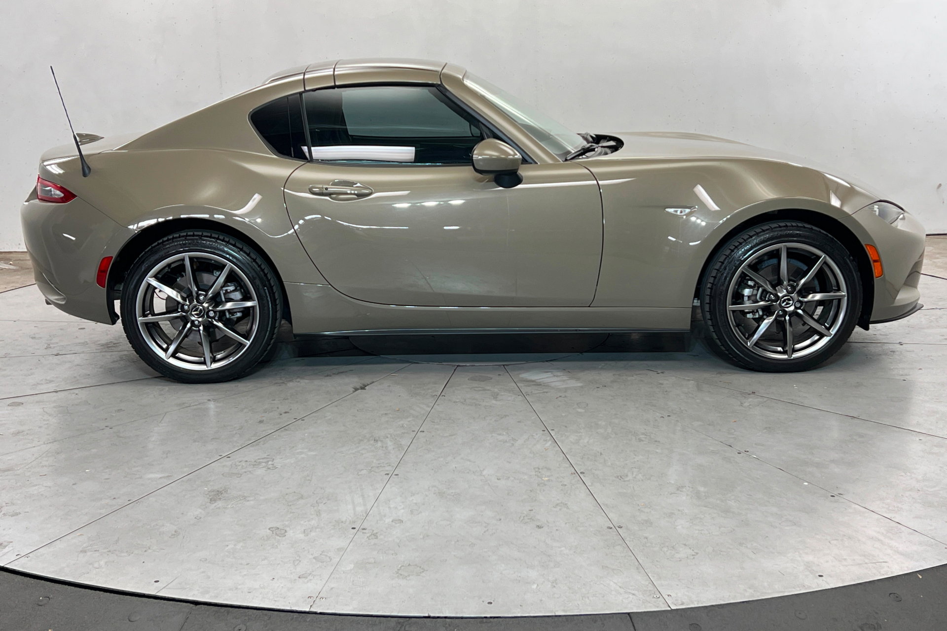 Used 2023 MAZDA MX-5 Miata Grand Touring RWD image 7