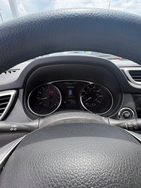 Used 2016 Nissan Rogue SV AWD/4WD image 15