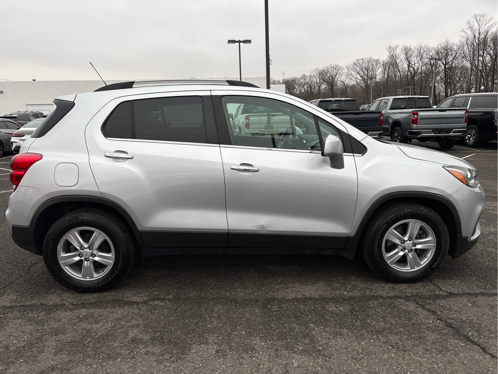 Used 2018 Chevrolet Trax LT w/ LT Convenience Package image 8