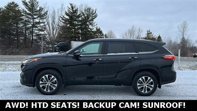 Used 2022 Toyota Highlander XLE image 3