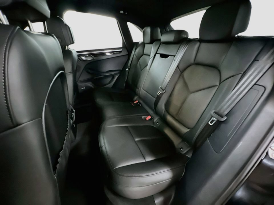 Certified 2026 Porsche Macan AWD/4WD image 24