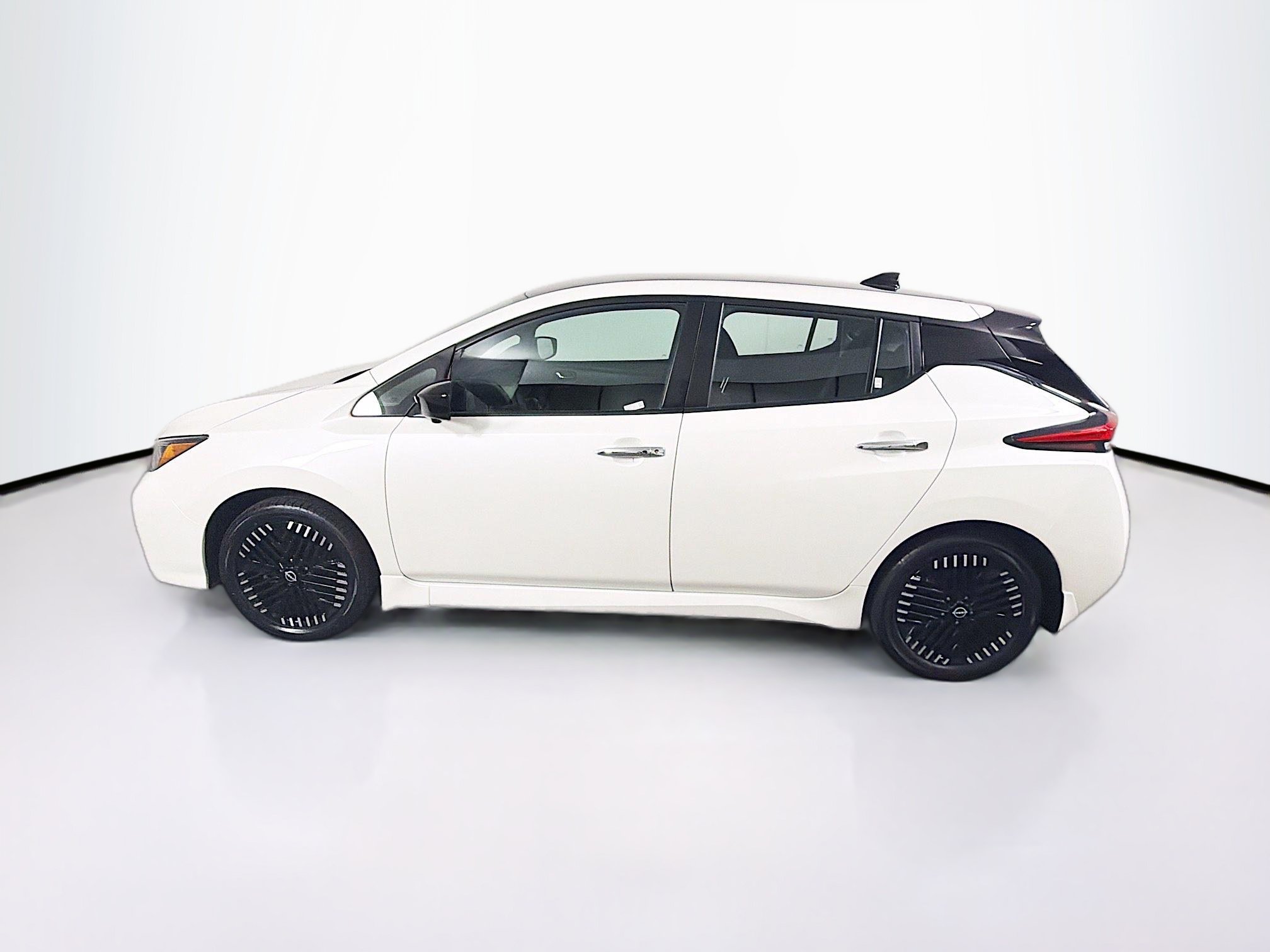 Used 2024 Nissan Leaf SV Plus FWD image 4