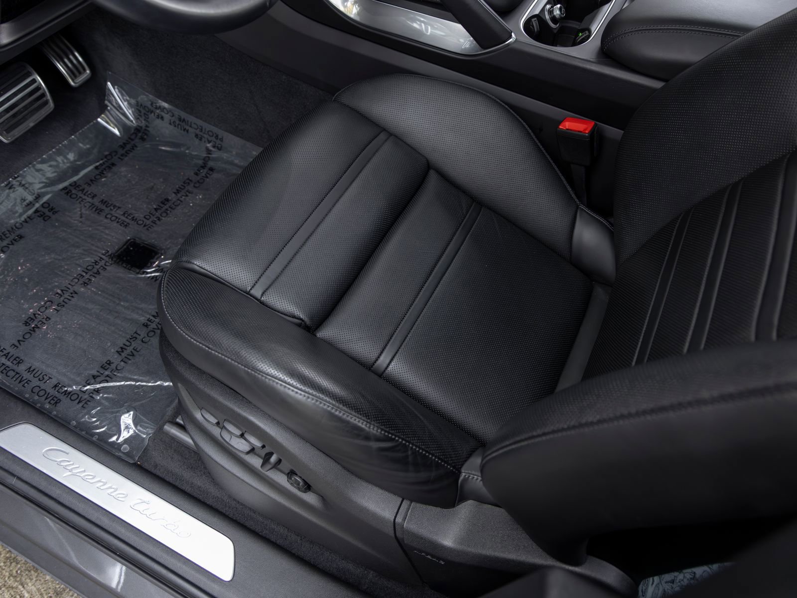 Certified 2023 Porsche Cayenne Turbo AWD/4WD image 27